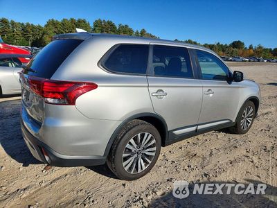 Trzecie zdjęcie samochodu z tyłu: 2019 MITSUBISHI OUTLANDER SE VIN:JA4AZ3A39KZ044947 - miniatura
