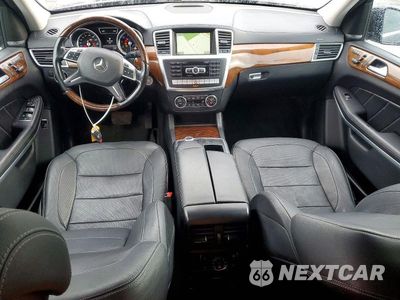 Zdjęcie 8 z 13 samochodu: 2015 MERCEDES-BENZ GL 550 4MATIC VIN:4JGDF7DE8FA536563 - miniatura