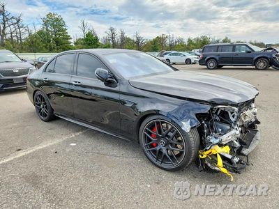 Czwarte zdjęcie samochodu z boku: 2018 MERCEDES-BENZ E 63 AMG-S VIN:WDDZF8KB0JA329575 - miniatura