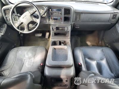 Zdjęcie 8 z 12 samochodu: 2005 GMC NEW SIERRA C1500 VIN:2GTEC13T951203182 - miniatura