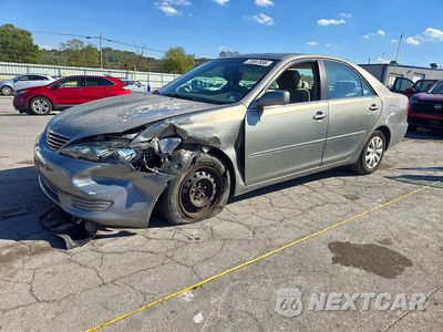 2005 TOYOTA CAMRY LE 4T1BE32K75U984267 - główne zdjęcie licytacji z USA - miniatura
