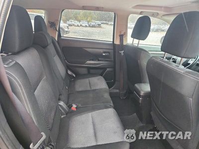 Zdjęcie 11 z 13 samochodu: 2017 MITSUBISHI OUTLANDER SE VIN:JA4AZ3A30HZ054775 - miniatura