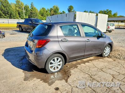 Trzecie zdjęcie samochodu z tyłu: 2015 TOYOTA YARIS 5-DOOR LE VIN:VNKKTUD32FA021194 - miniatura