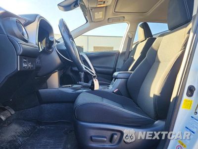 Zdjęcie 7 z 13 samochodu: 2018 TOYOTA RAV4 XLE VIN:JTMRFREV5JJ190081 - miniatura