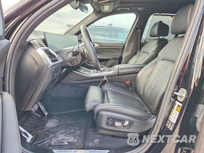 Zdjęcie 8 z 14 samochodu: 2026 BMW X5 M60I VIN:5UX33EU08T9271429 - miniatura