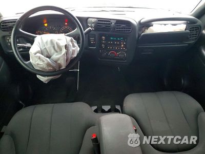 Zdjęcie 8 z 12 samochodu: 2003 GMC SONOMA VIN:1GTDT19X338124395 - miniatura