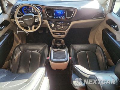 Zdjęcie 8 z 13 samochodu: 2017 CHRYSLER PACIFICA LIMITED VIN:2C4RC1GG2HR729996 - miniatura