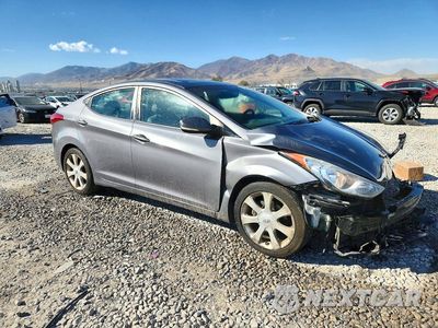 Czwarte zdjęcie samochodu z boku: 2012 HYUNDAI ELANTRA LIMITED VIN:5NPDH4AE0CH093895 - miniatura