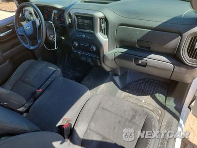 Zdjęcie 8 z 12 samochodu: 2021 CHEVROLET SILVERADO C1500 VIN:3GCNWAEK6MG380919 - miniatura