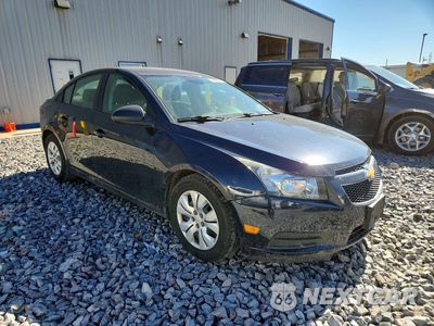 Czwarte zdjęcie samochodu z boku: 2014 CHEVROLET CRUZE LS VIN:1G1PA5SH2E7109997 - miniatura