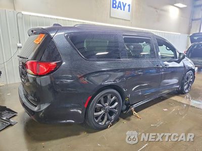 Trzecie zdjęcie samochodu z tyłu: 2018 CHRYSLER PACIFICA TOURING L VIN:2C4RC1BG8JR235347 - miniatura