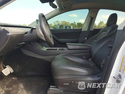 Zdjęcie 7 z 14 samochodu: 2022 TESLA MODEL Y VIN:7SAYGDEFXNF358303 - miniatura