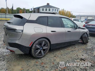 Trzecie zdjęcie samochodu z tyłu: 2024 BMW IX XDRIVE50 VIN:WB523CF04RCN18368 - miniatura