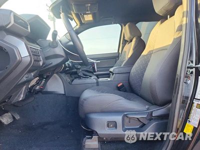 Zdjęcie 7 z 12 samochodu: 2026 TOYOTA TACOMA SR5 VIN:3TMKB5FNXTM066155 - miniatura