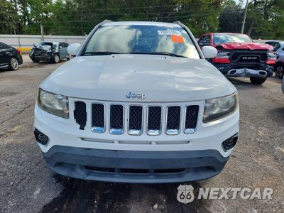 Piąte zdjęcie samochodu w środku: 2016 JEEP COMPASS LATITUDE VIN:1C4NJCEA7GD773444 - miniatura