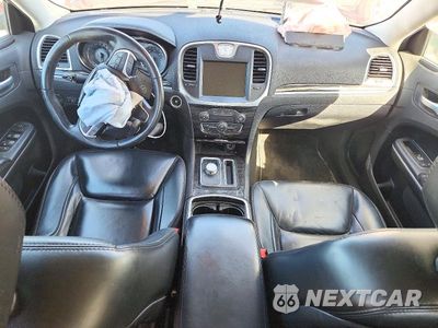 Zdjęcie 9 z 13 samochodu: 2016 CHRYSLER 300 LIMITED VIN:2C3CCAAG7GH233678 - miniatura