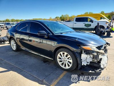 Czwarte zdjęcie samochodu z boku: 2021 TOYOTA CAMRY LE VIN:4T1C11AK0MU478302 - miniatura