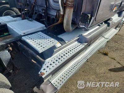 Zdjęcie 13 z 13 samochodu: 2008 FREIGHTLINER CASCADIA SEMI TRUCK VIN:1FUJGLCK78LZ65858 - miniatura
