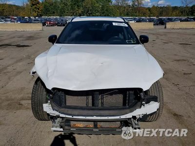 Piąte zdjęcie samochodu w środku: 2020 VOLVO XC60 T5 R-DESIGN VIN:YV4102RM6L1555326 - miniatura