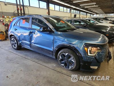 Czwarte zdjęcie samochodu z boku: 2024 KIA NIRO WIND VIN:KNDCR3L1XR5125869 - miniatura