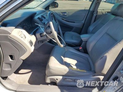 Zdjęcie 7 z 12 samochodu: 2001 HONDA ACCORD EX VIN:JHMCG66031C005744 - miniatura