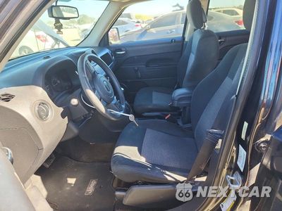 Zdjęcie 7 z 13 samochodu: 2014 JEEP PATRIOT SPORT VIN:1C4NJPBA9ED522398 - miniatura