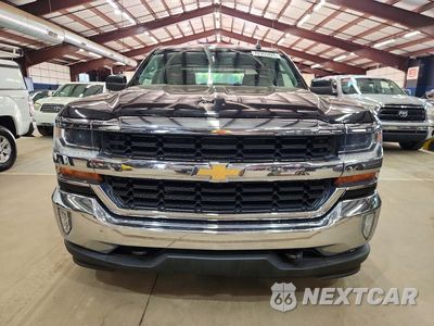 Piąte zdjęcie samochodu w środku: 2017 CHEVROLET SILVERADO K1500 LT VIN:3GCUKREC0HG123663 - miniatura