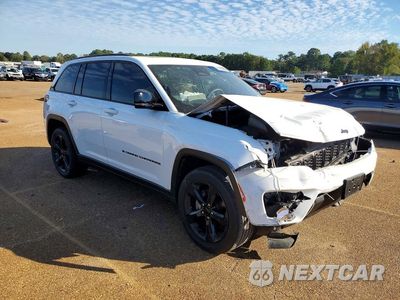 Czwarte zdjęcie samochodu z boku: 2024 JEEP GRAND CHEROKEE LAREDO VIN:1C4RJGAG3RC709249 - miniatura