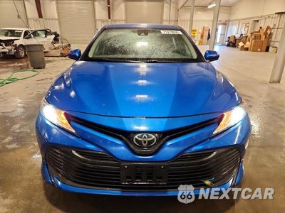 Piąte zdjęcie samochodu w środku: 2019 TOYOTA CAMRY LE VIN:4T1B11HK9KU279537 - miniatura