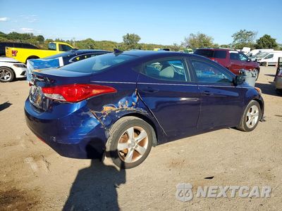 Trzecie zdjęcie samochodu z tyłu: 2013 HYUNDAI ELANTRA GLS VIN:5NPDH4AE4DH185559 - miniatura