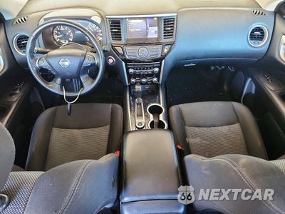 Zdjęcie 8 z 13 samochodu: 2020 NISSAN PATHFINDER SV VIN:5N1DR2BM2LC582653 - miniatura