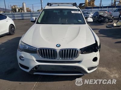 Piąte zdjęcie samochodu w środku: 2017 BMW X3 SDRIVE28I VIN:5UXWZ7C51H0T44267 - miniatura