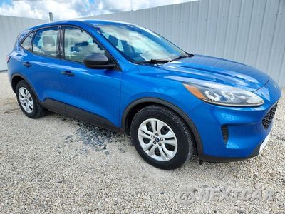 Czwarte zdjęcie samochodu z boku: 2020 FORD ESCAPE S VIN:1FMCU0F60LUA23882 - miniatura