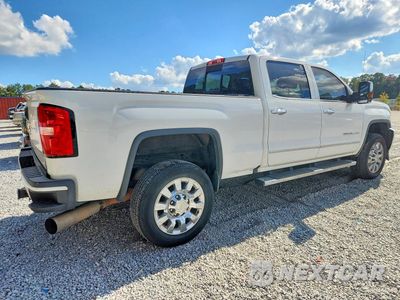 Trzecie zdjęcie samochodu z tyłu: 2016 GMC SIERRA K2500 DENALI VIN:1GT12UE81GF194436 - miniatura