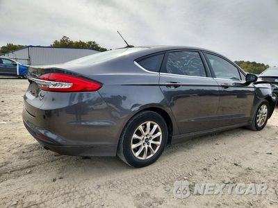 Trzecie zdjęcie samochodu z tyłu: 2018 FORD FUSION S VIN:3FA6P0G73JR129723 - miniatura