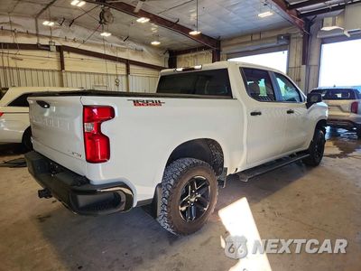 Trzecie zdjęcie samochodu z tyłu: 2019 CHEVROLET SILVERADO K1500 TRAIL BOSS CUSTOM VIN:1GCPYCEF1KZ283786 - miniatura