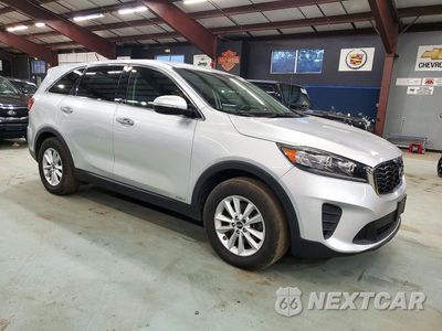 Czwarte zdjęcie samochodu z boku: 2019 KIA SORENTO LX VIN:5XYPGDA38KG568715 - miniatura