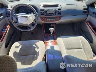Zdjęcie 8 z 12 samochodu: 2004 TOYOTA CAMRY XLE VIN:4T1BE32K44U862805 - miniatura