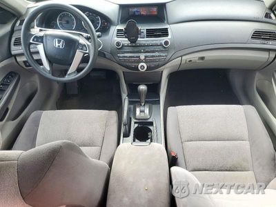 Zdjęcie 8 z 12 samochodu: 2008 HONDA ACCORD LX VIN:1HGCP26318A032954 - miniatura