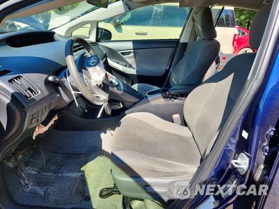 Zdjęcie 7 z 12 samochodu: 2013 TOYOTA PRIUS THREE VIN:JTDKN3DUXD1616362 - miniatura