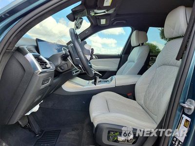 Zdjęcie 7 z 13 samochodu: 2025 BMW X7 XDRIVE40I VIN:5UX23EM0XS9Y59889 - miniatura