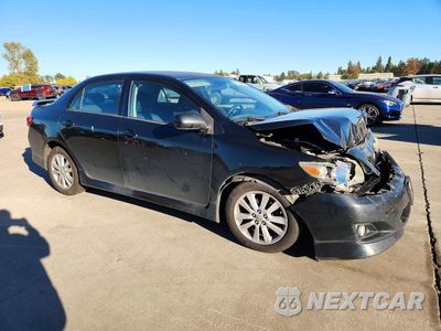 Czwarte zdjęcie samochodu z boku: 2010 TOYOTA COROLLA S VIN:1NXBU4EE0AZ284194 - miniatura