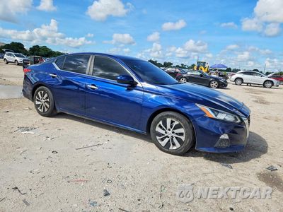 Czwarte zdjęcie samochodu z boku: 2019 NISSAN ALTIMA S VIN:1N4BL4BV4KC207191 - miniatura