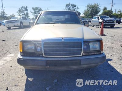 Piąte zdjęcie samochodu w środku: 1992 MERCEDES-BENZ 300 D VIN:WDBEB28D8NB813907 - miniatura