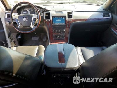 Zdjęcie 8 z 13 samochodu: 2009 CADILLAC ESCALADE VIN:1GYFK13209R250820 - miniatura