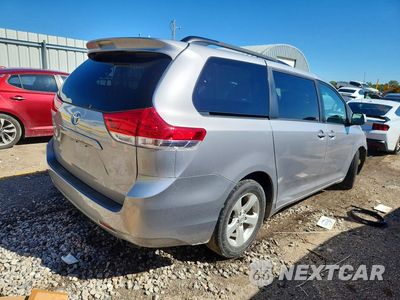 Trzecie zdjęcie samochodu z tyłu: 2012 TOYOTA SIENNA LE VIN:5TDKK3DC6CS214193 - miniatura
