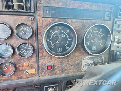 Zdjęcie 9 z 12 samochodu: 1998 KENWORTH CONSTRUCTI VIN:3BKMLD9X9WF782105 - miniatura