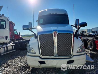 Piąte zdjęcie samochodu w środku: 2020 KENWORTH T680 SEMI TRUCK VIN:1XKYDP9X2LJ311142 - miniatura
