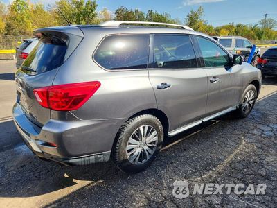 Trzecie zdjęcie samochodu z tyłu: 2018 NISSAN PATHFINDER SL VIN:5N1DR2MN6JC614541 - miniatura