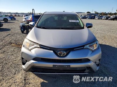 Piąte zdjęcie samochodu w środku: 2018 TOYOTA RAV4 XLE VIN:JTMWFREV8JD127686 - miniatura